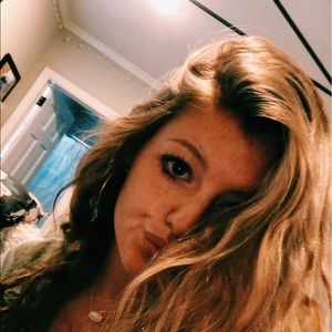 Meet your Posher, Cortney